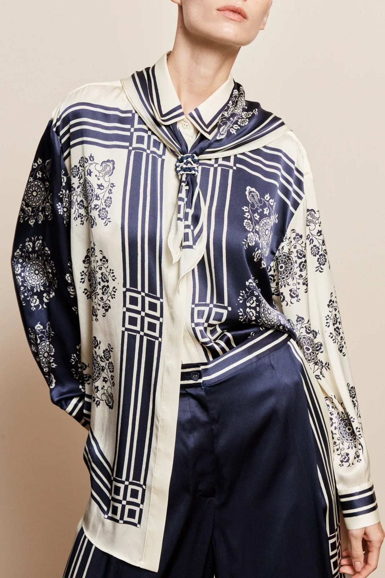 Banderra Scarf Silk Shirt - Ink