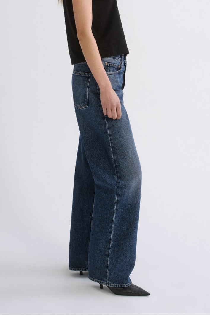 Arc Jean 32 in Shortwave - side